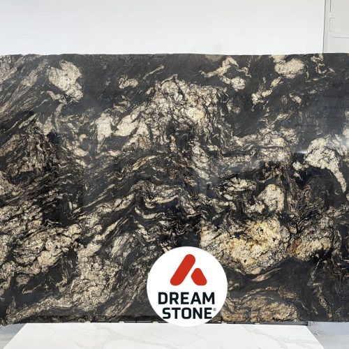 11. granit Titanium Gold 320x200x2cm poler