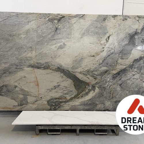 17. kwarcyt Celeste 356x193x2cm poler